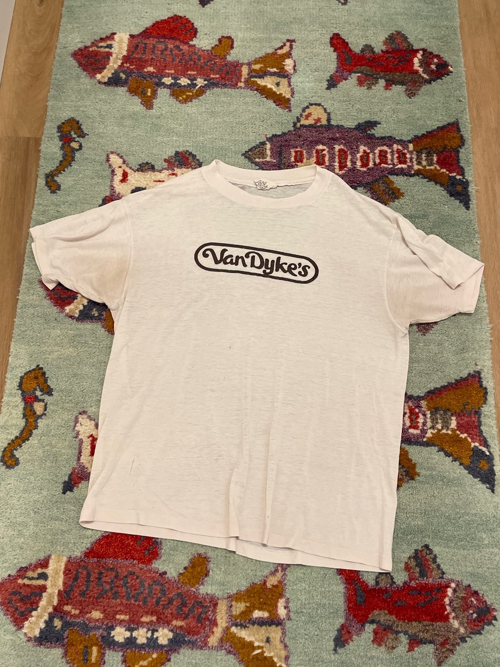 Vintage 80s Van Dykes Thin Distressed Men’s T-shirt